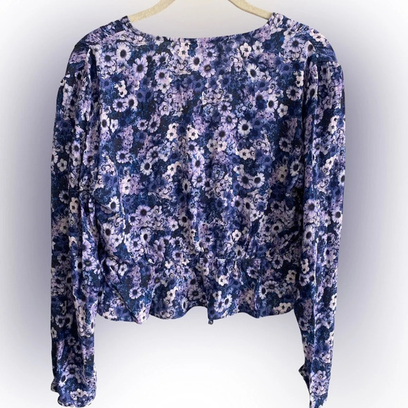SUNDAY BEST Aritzia Kimberly Blouse Purple Floral Feminine Cropped Tie Size M - Picture 3 of 11